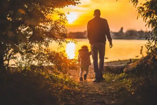 image of dad and child - parental alienation Kettering